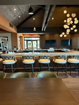 Restaurant bar windows