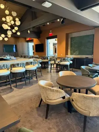 Restaurant lounge windows